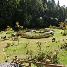 小さな公園となっています。
