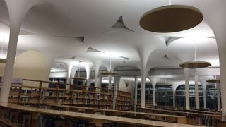 モダンな建物！！