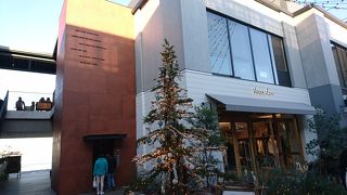 新しいショッピングスポット