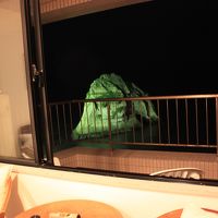 バルコニーから二つ島ライトアップが目前です。