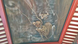 天井を見ないと損します