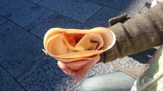 美味、リンゴカスタードクレープ！