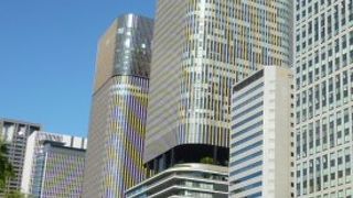 中之島の新しい高層ビルの一つ。