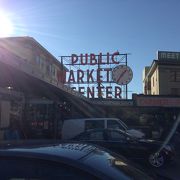 見どころいっぱい　【PIKE PLACE　MARKET】