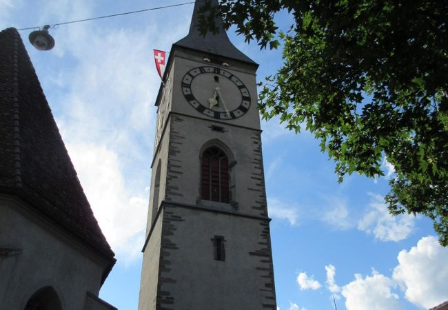 時計塔をもつ教会