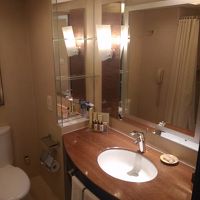 洗面所。歯ブラシなどが個別に箱包装してるところは、高級感あり