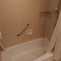 バスタブです。少しだけ、古さを感じます。