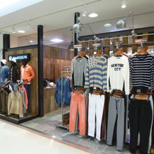 若い男性向けのカジュアルファッションのお店 By ナツメロ大王 アダムス ジャグラー 横浜ワールドポーターズ店 のクチコミ フォートラベル
