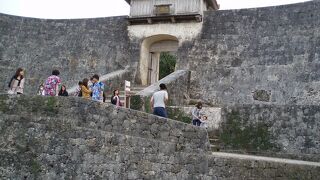 久慶門・かつての女性用通用門・・・