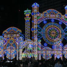 キレイですが、人混みもハンパなし！！