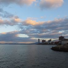 公園からの琵琶湖夕景