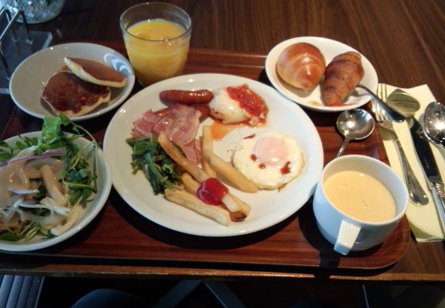 朝食バイキングは期待したほどでは．．．