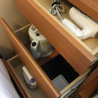 浴室ではなく室内にドライヤーがあるのは都合が良かった