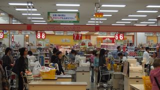 地元の大型スーパーマーケット