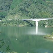 苫田大橋を渡って湖を半周しました