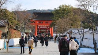 立派な鳥居です