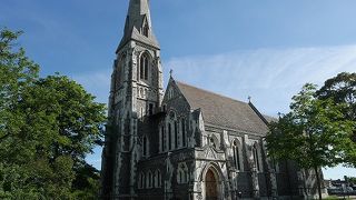 聖アルバニ教会はお天気のいい日に映えます。