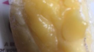 菓子パンに創意を感じます。