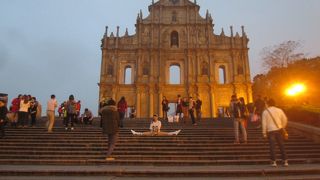 夜の聖ポール天主堂跡 (大三巴牌坊)