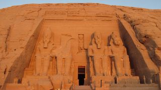 ユネスコに感謝　湖の底に沈まずに済んだ