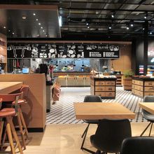 広さがあるカフェ