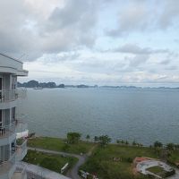 部屋から望むハロン湾