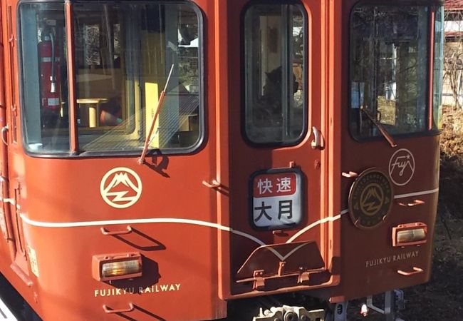 レトロな車内もよし