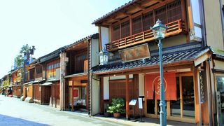 東茶屋街よりお店は少なくて静かです。