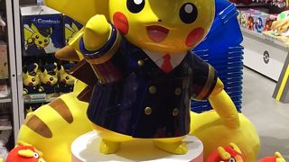 パイロットとCAのピカチュウ