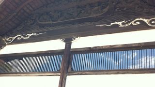 入口も内装も看板も　しびれるほどイイ！