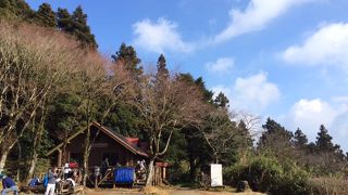 山頂手前のキャンプセンター