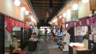 遅くまでやっているが、お値段お高め