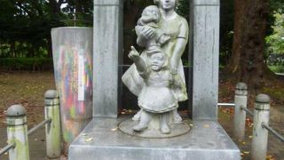 関東大震災と第二次世界大戦の空襲の惨禍を思い起こさせます。