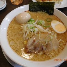 こってり味噌+煮卵　７３７円