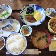 朝食。ボリュームがあり活力がつけられます。