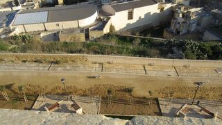 ヴィクトリアにそびえたつ要塞