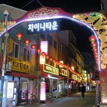 夜のチャイナタウン