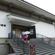 四天王寺の所有する宝物が多数展示されています。