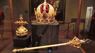 ハプスブルク王家や神聖ローマ帝国宝物など貴重な宝物が保管されています。