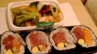 お弁当を買いました