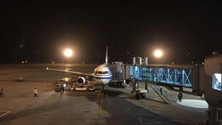 国際空港ではあるが、中国では小さな空港。市内へは小1時間かかる。