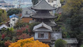 ロープウェイからはお寺や尾道水道が眺められます。片道だけでも利用をしたら良いです。