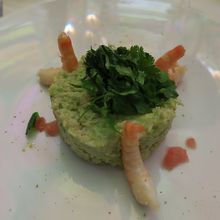 カニとアボガドのタルタル