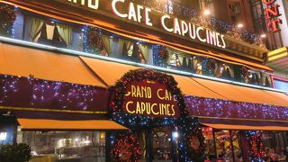 アールヌーヴォーの素敵な店内