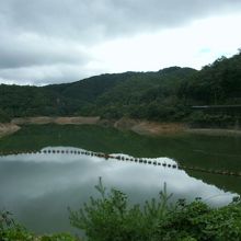 ダム湖（本宮湖）
