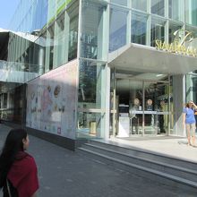 サヤーム パラゴン