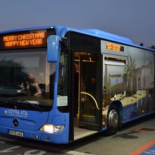 パノ・パフォスとカノ・パフォス間を走る路線バス