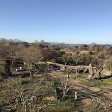 本丸跡（後方阿蘇山）