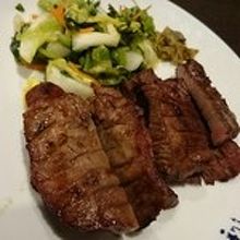 厚切りの牛タンはご飯にもビールにもビッタリ！