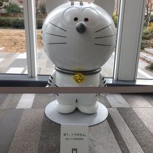 ポツンと寂しげ